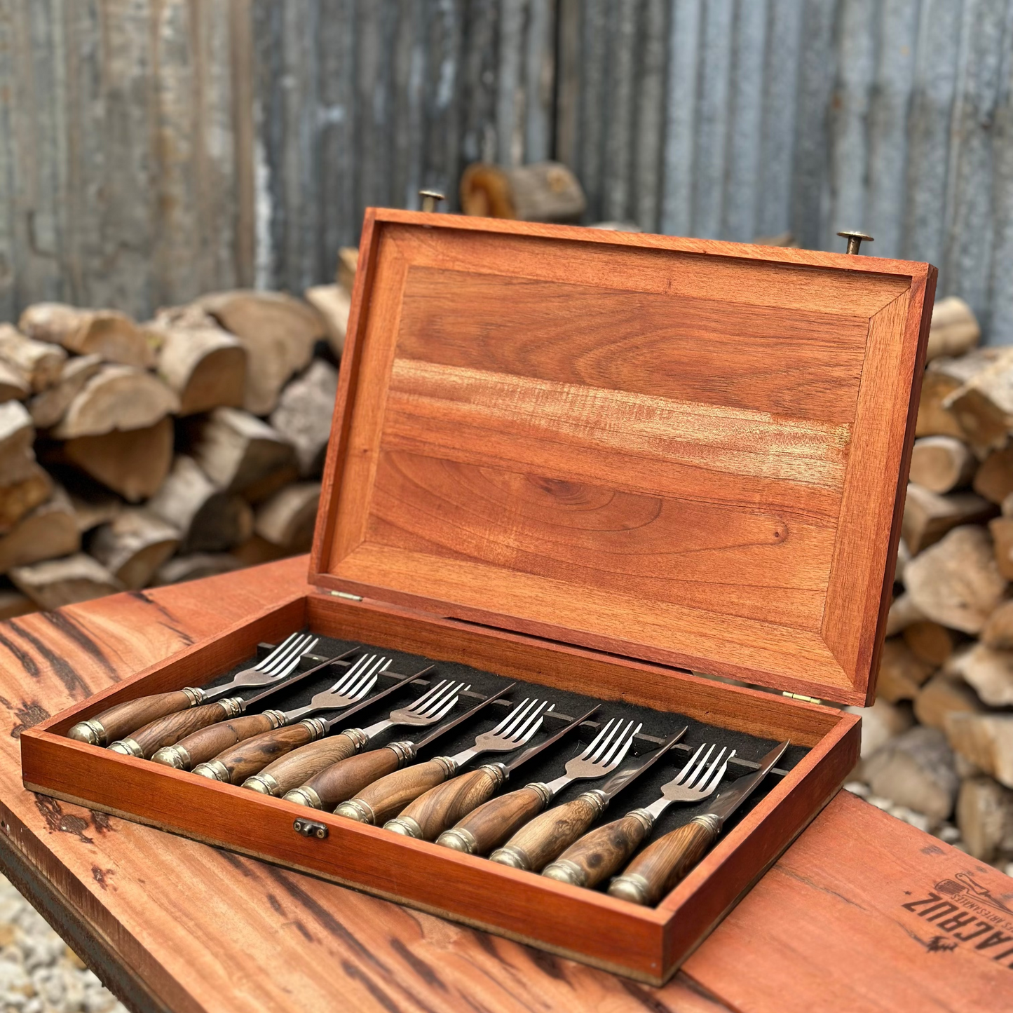 CAJA DE CUBIERTOS PARA 6 PERSONAS